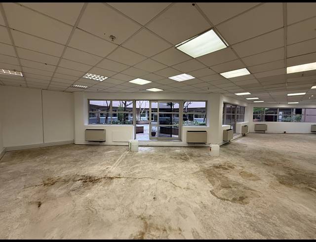 1,354M² OFFICE TO LET IN PARKTOWN